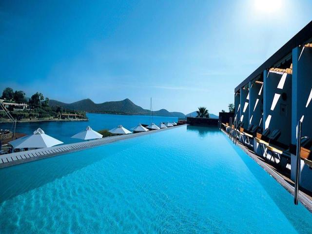 Superior Bungalow Front Sea View Sharing a Pool