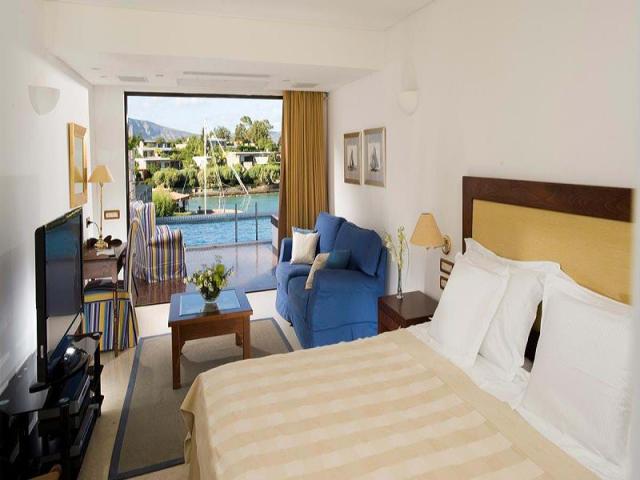 Superior Bungalow Front Sea View Sharing a Pool