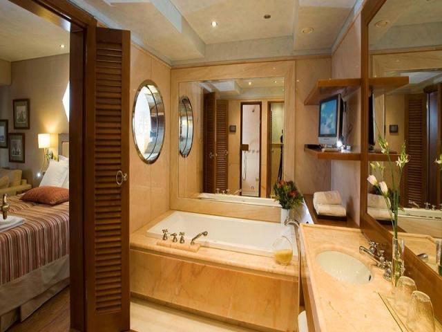 Deluxe Hotel Suite Sea View (2 Bathrooms)