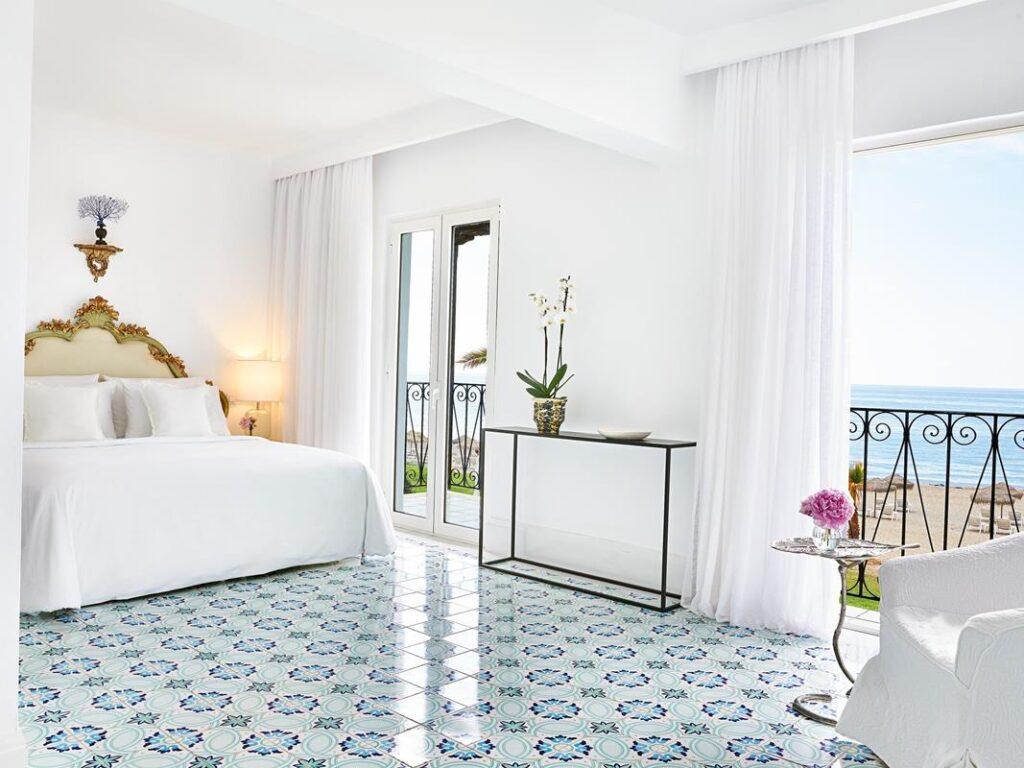 3 Bedroom Luxury Villa with Direct Access To The Beach