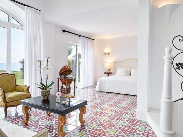 3 Bedroom Luxury Villa with Direct Access To The Beach
