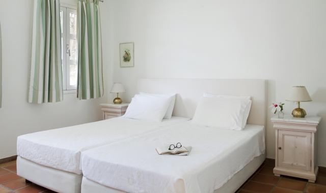 One-Bedroom Family Apartment with Garden