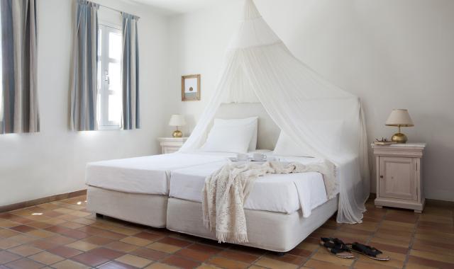 One-Bedroom Superior Family Apartment Side Sea View