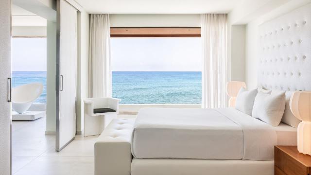 Luxury One Bedroom Suite with Frontal Sea View
