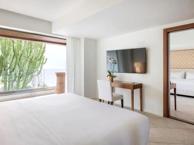 2-Bedroom Family Suite Main Building Garden View