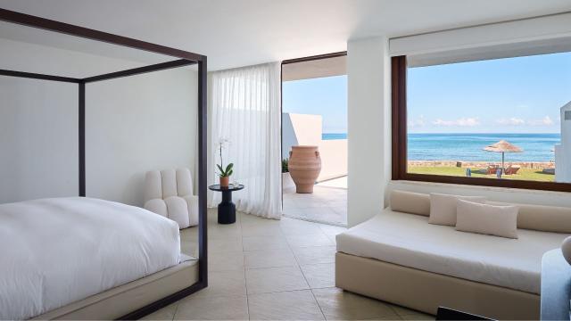 Deluxe Junior Bungalow Suite With Sea View & Private Pool