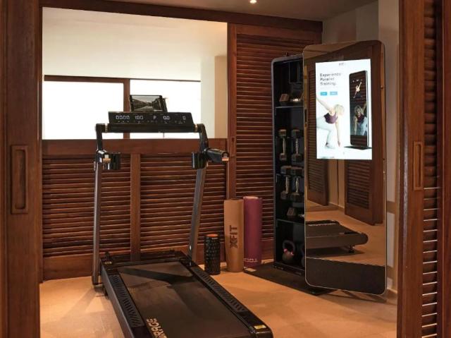 Amirandes VIP 2-Bedroom Suite With Gym & Private Pool with Sea 