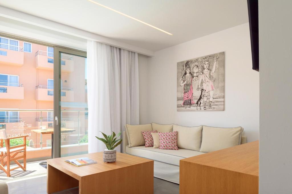 Grand 2 Bedroom Suite Beachfront Front Sea View