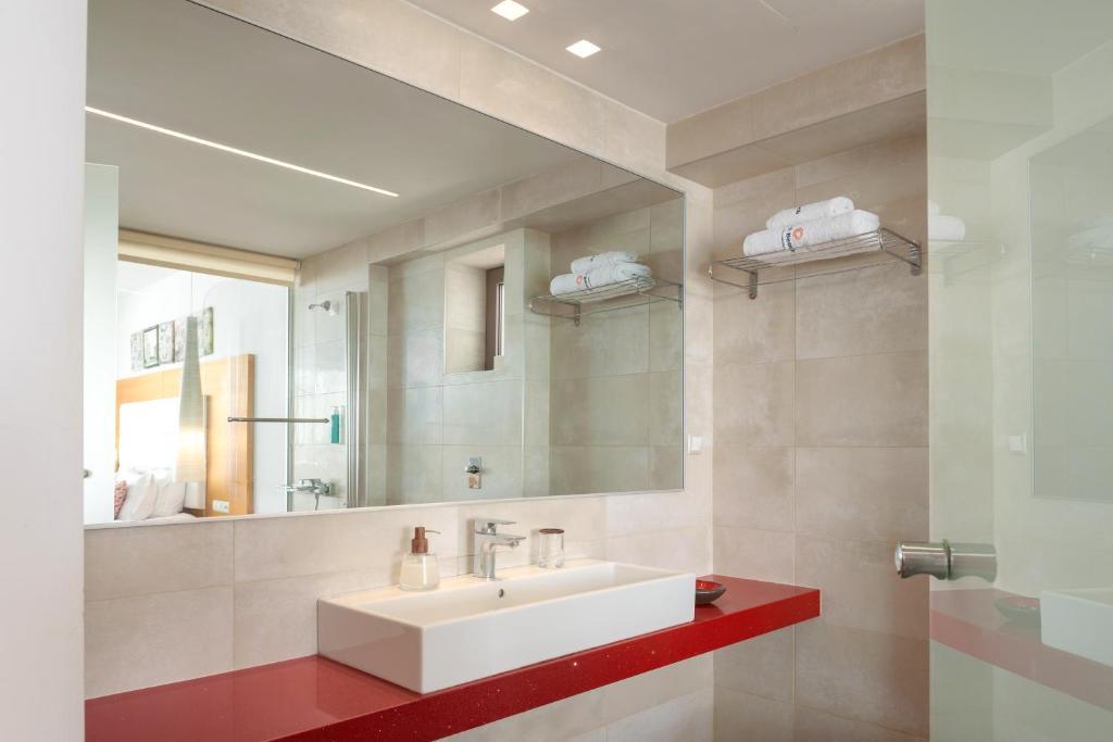 Grand 2 Bedroom Suite Beachfront Front Sea View