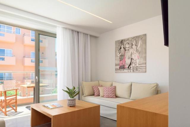 Grand 2 Bedroom Suite Beachfront Front Sea View