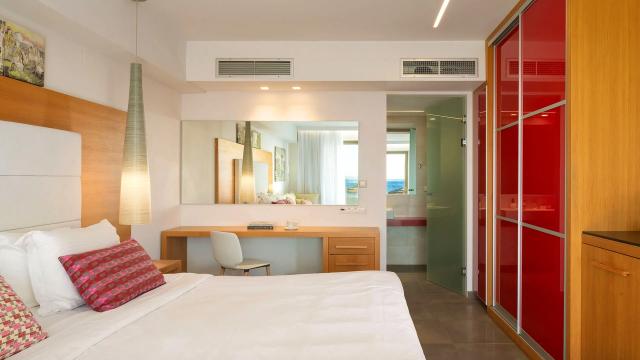 Diamond Suite Front Sea View Beachfront