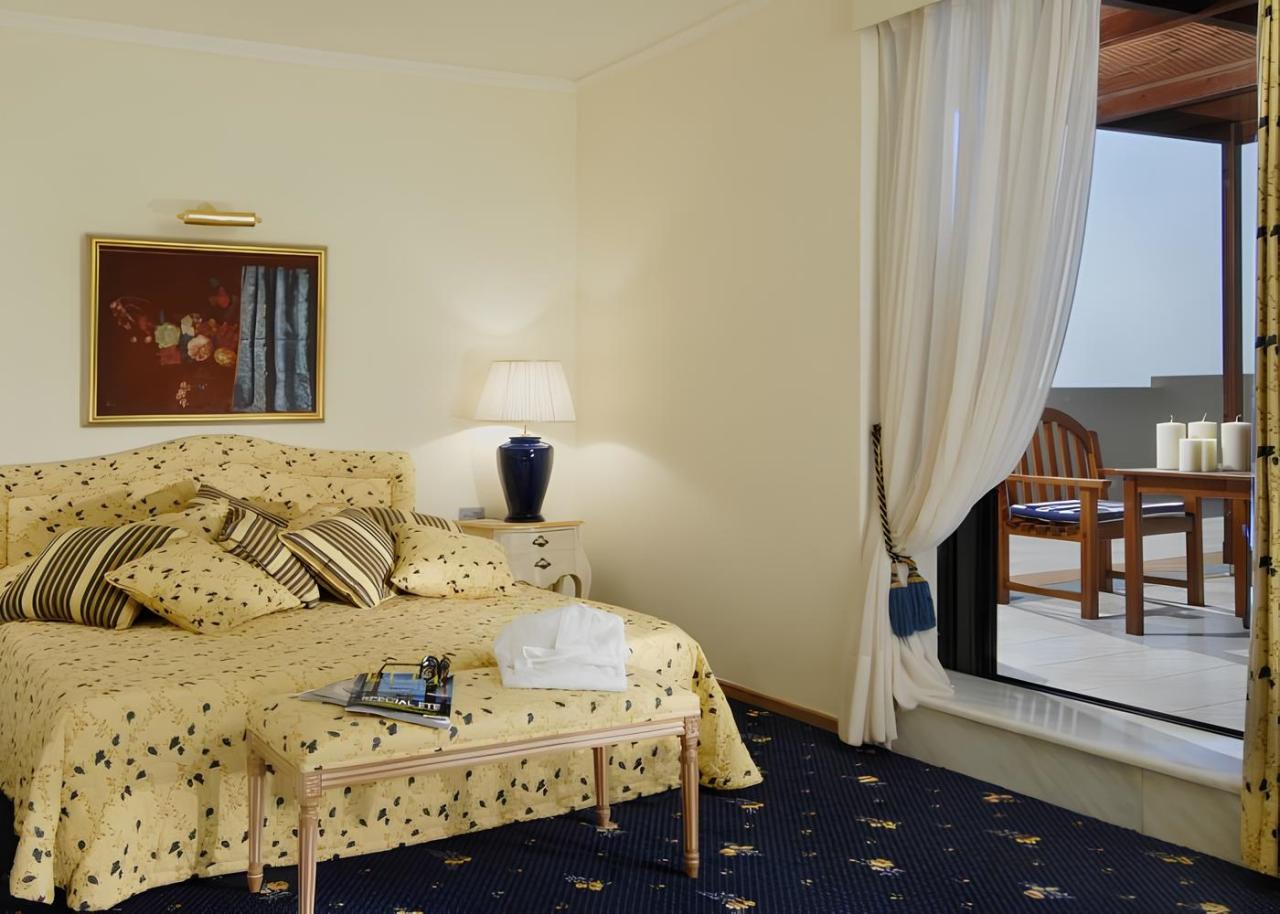 Deluxe 2-Bedroom Suite Sea View Main Building MYTHICA
