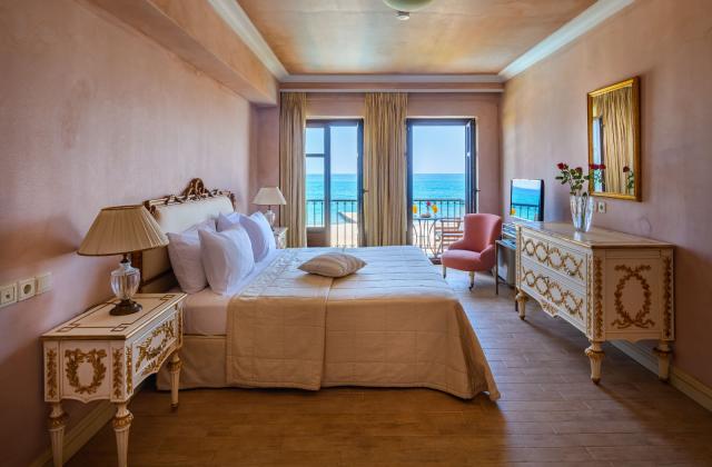 Junior Suite Bungalow Mythica Water Front