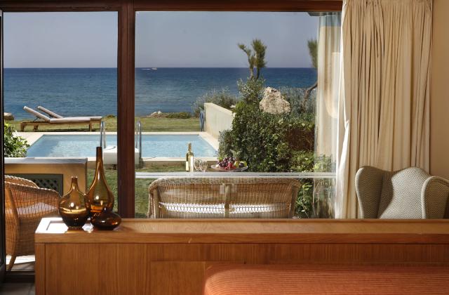 Junior Bungalow Suite Waterfront Private Pool MYTHICA