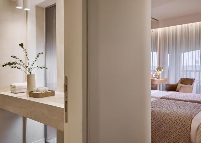 Deluxe 2-Bedroom Suite Sea View Main Building MYTHICA
