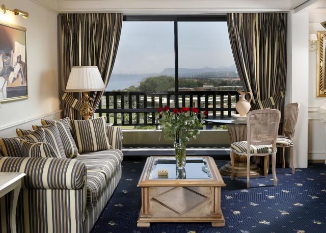Deluxe 2-Bedroom Suite Sea View Main Building MYTHICA