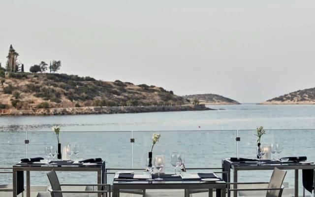 Minos Beach Art