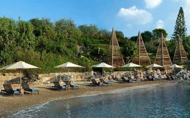 Minos Beach Art