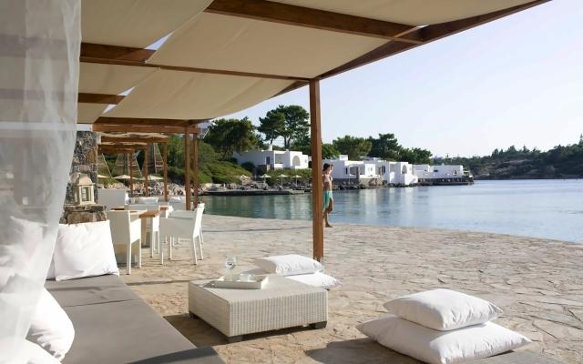 Minos Beach Art