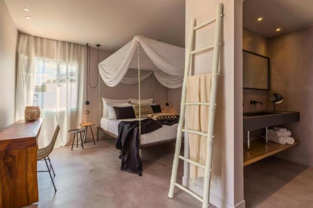 3 Bedrooms Water Front Villa Private Pool