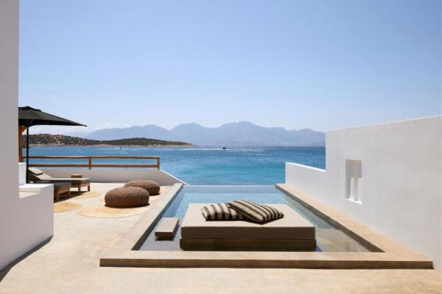 3 Bedrooms Water Front Villa Private Pool