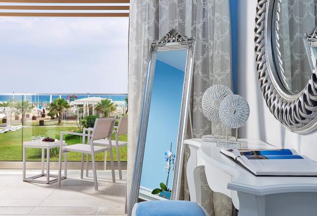Mythos Junior Suite Beach Front