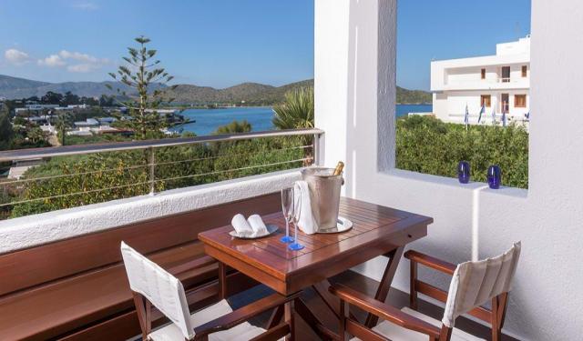 Luxury Hotel & Bungalow Suite Sea View
