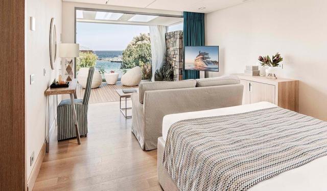 Deluxe Hotel & Bungalow Suite Sea View
