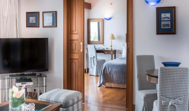 Deluxe Hotel & Bungalow Suite Sea View