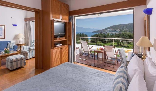 Deluxe Hotel & Bungalow Suite Sea View