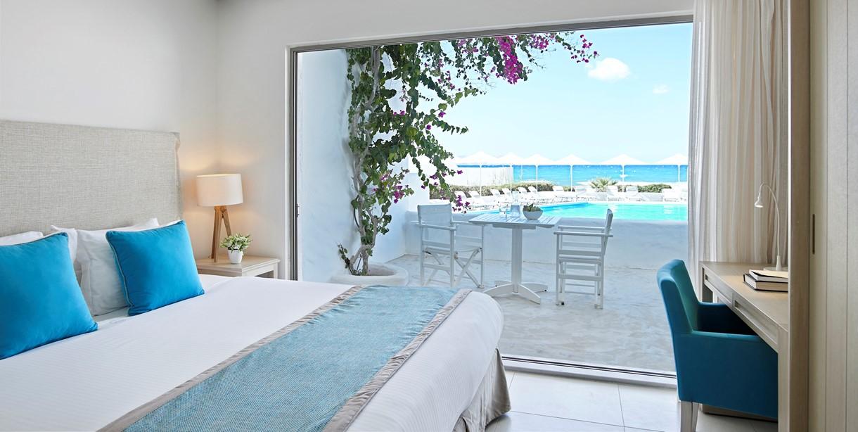 Suite with Beach Cabana Partial Sea View