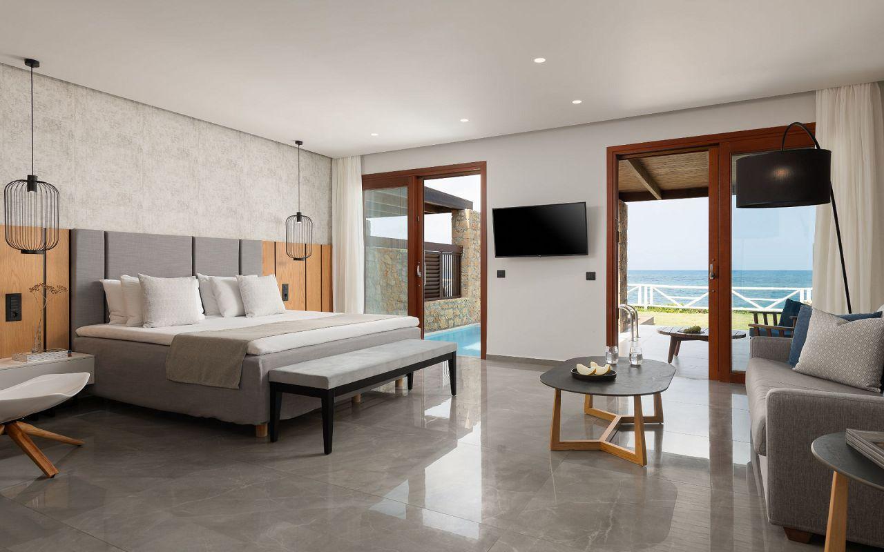Junior Suite Private Pool Sea Front