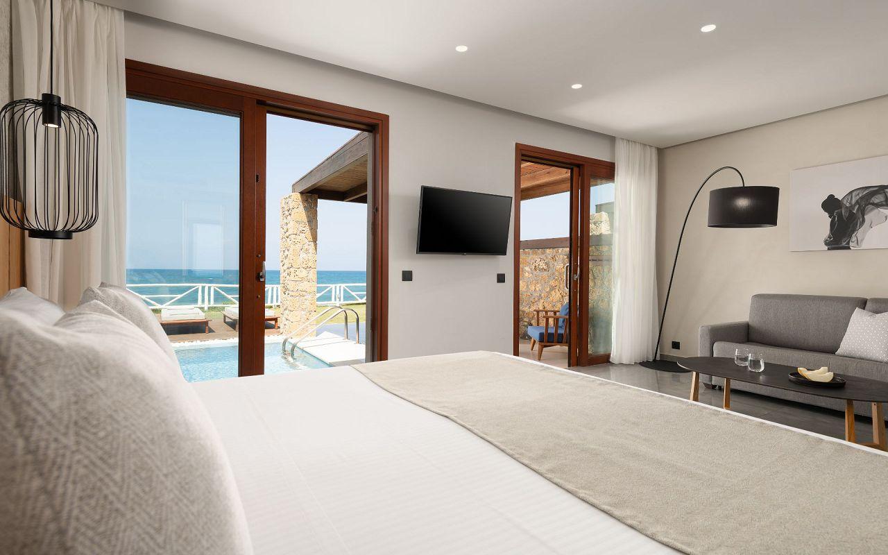 Junior Suite Private Pool Sea Front