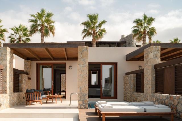Junior Suite Sea Front Private Pool
