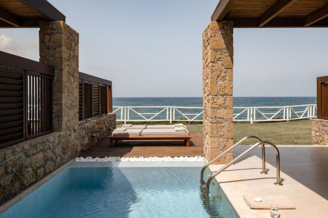 Junior Suite Sea Front Private Pool