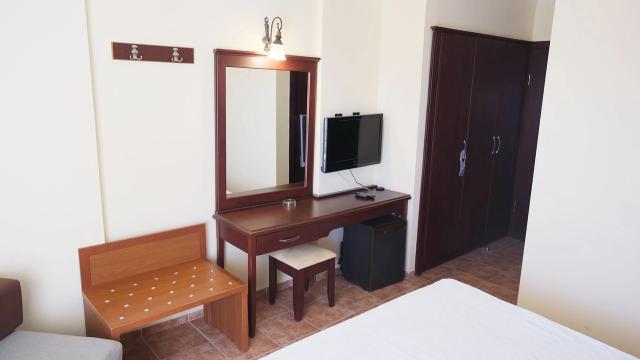 Economy Room