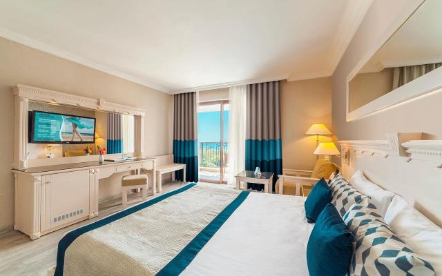 Hotel Senior Suite