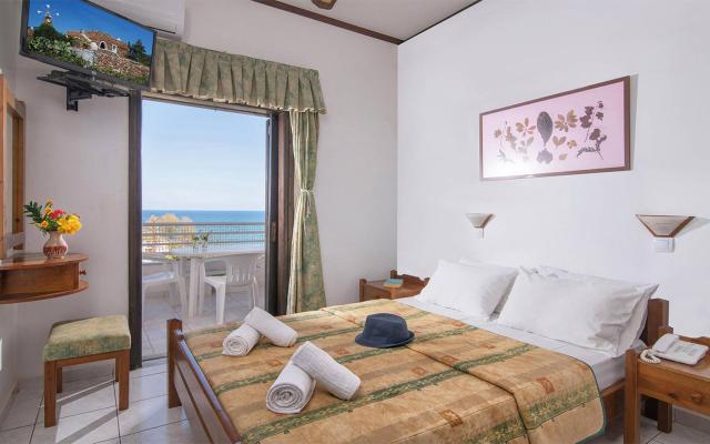 Apartment Sea or Pool View 4 Pax