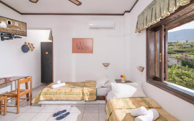 Apartment Sea or Pool View 4 Pax