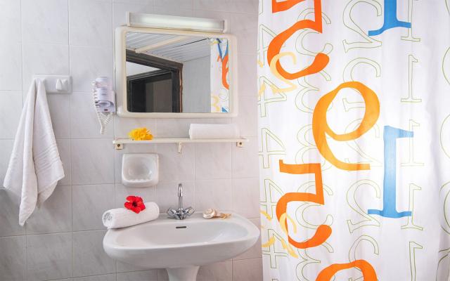 Apartment Sea or Pool View 4 Pax