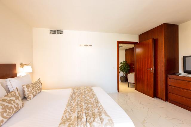 Premiun Family Suite with Jacuzzi