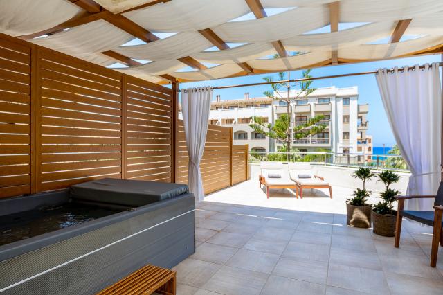 Premiun Family Suite with Jacuzzi