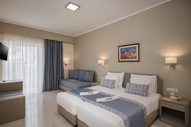 Room Land View