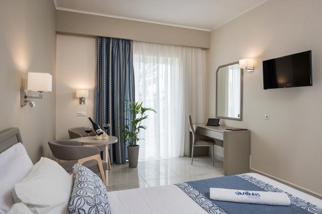 Room Land View