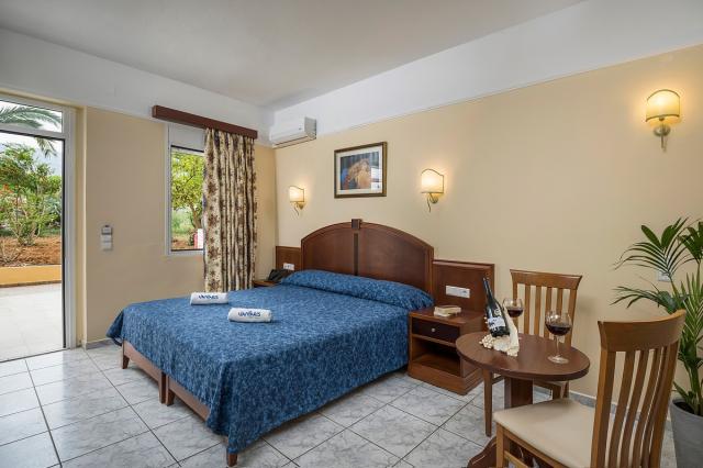 Room Land View