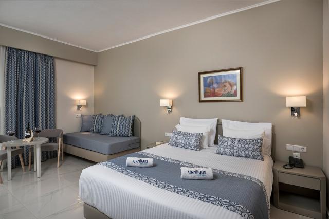 Room Land View