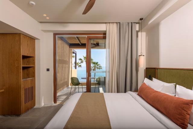 Family Room with 2 Bedrooms Sea View
