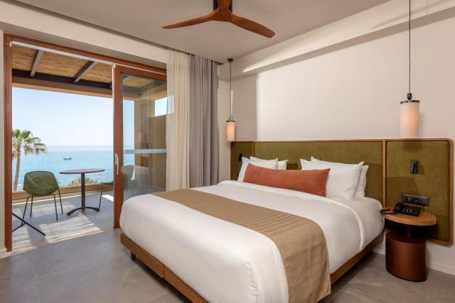 Family Room with 2 Bedrooms Sea View
