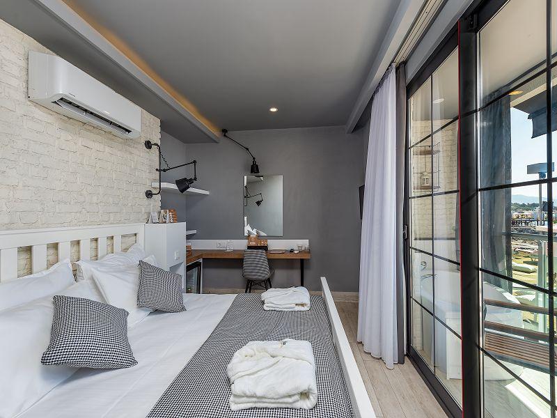Premium Beach Front Room