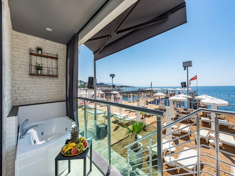 Premium Beach Front Room